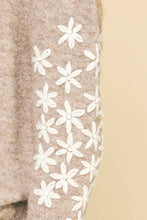 FLORAL EMBROIDERED DETAIL SWEATER - 6491W: MOCHA / S