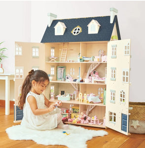 Palace Doll House