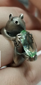 Squirrel ring