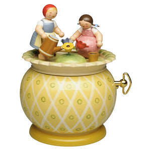 Wendt & Kuhn Music Box Two Girls